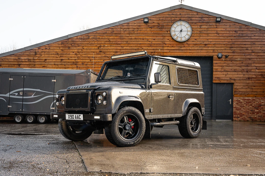 2015 Land Rover Defender 90 - Image 3 of 31