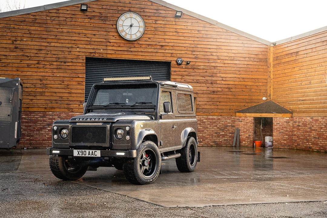 2015 Land Rover Defender 90 - Image 20 of 31