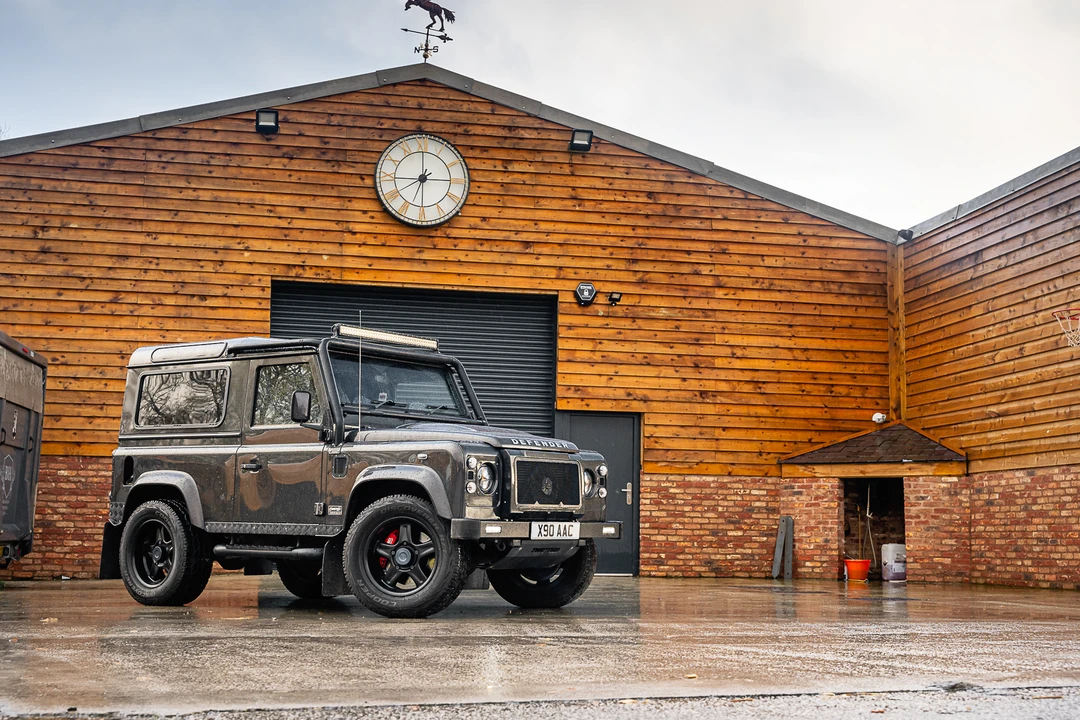 2015 Land Rover Defender 90 - Image 17 of 31