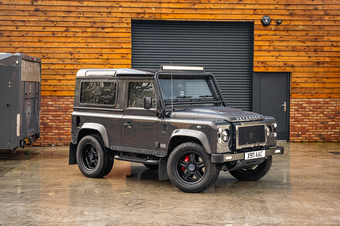 2015 Land Rover Defender 90 - Image 8 of 31