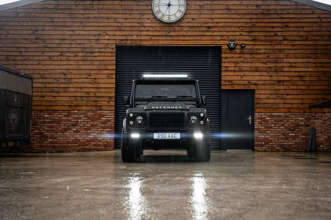 2015 Land Rover Defender 90 - Image 18 of 31
