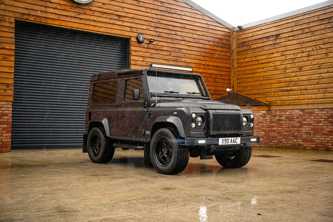 2015 Land Rover Defender 90 - Image 23 of 31