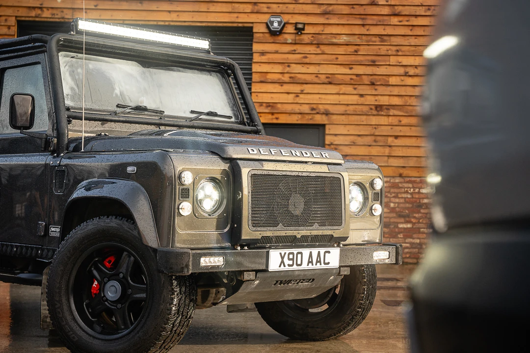 2015 Land Rover Defender 90 - Image 27 of 31
