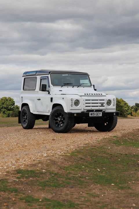 2015 Land Rover Defender 90 - Image 28 of 31