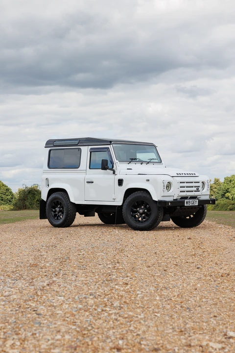 2015 Land Rover Defender 90 - Image 26 of 31