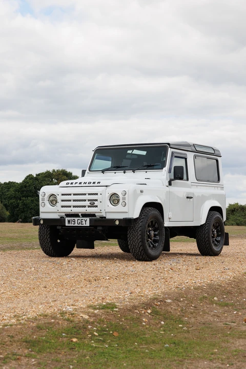 2015 Land Rover Defender 90 - Image 20 of 31