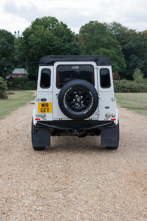 2015 Land Rover Defender 90 - Image 23 of 31