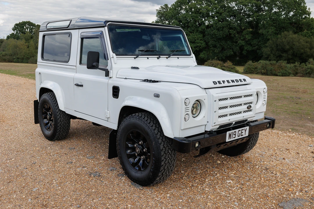 2015 Land Rover Defender 90 - Image 30 of 31