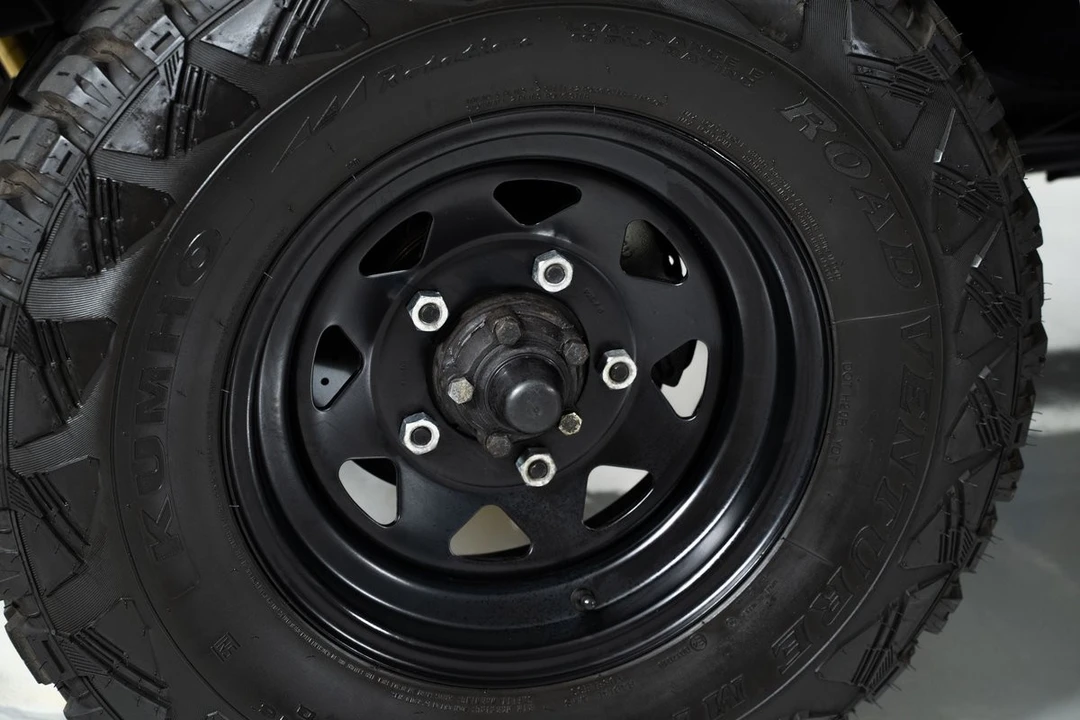 2015 Land Rover Defender 90 - Image 7 of 31