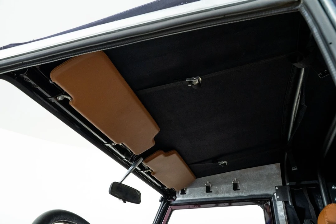 2015 Land Rover Defender 90 - Image 22 of 31
