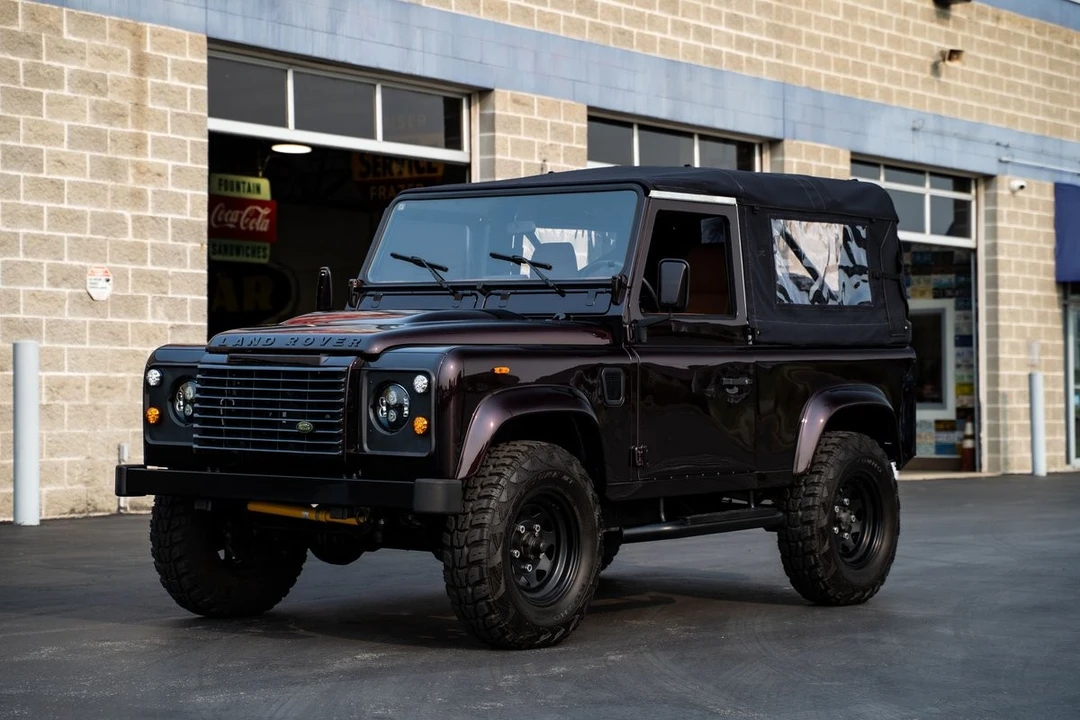 2015 Land Rover Defender 90 - Image 3 of 31