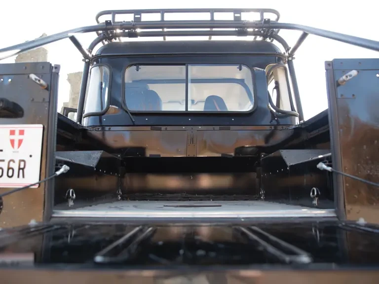 2015 Land Rover Defender 110 - Image 23 of 27