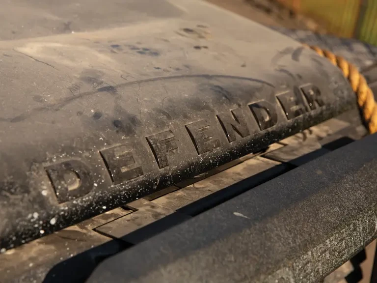 2015 Land Rover Defender 110 - Image 8 of 27