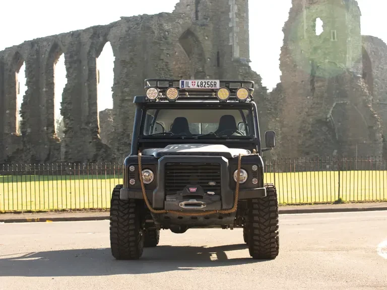 2015 Land Rover Defender 110 - Image 9 of 27