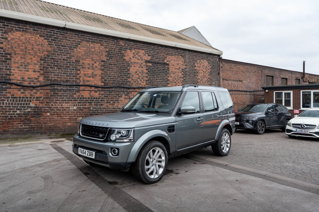 2015 Land Rover Discovery 4th Gen - Image 10 of 31