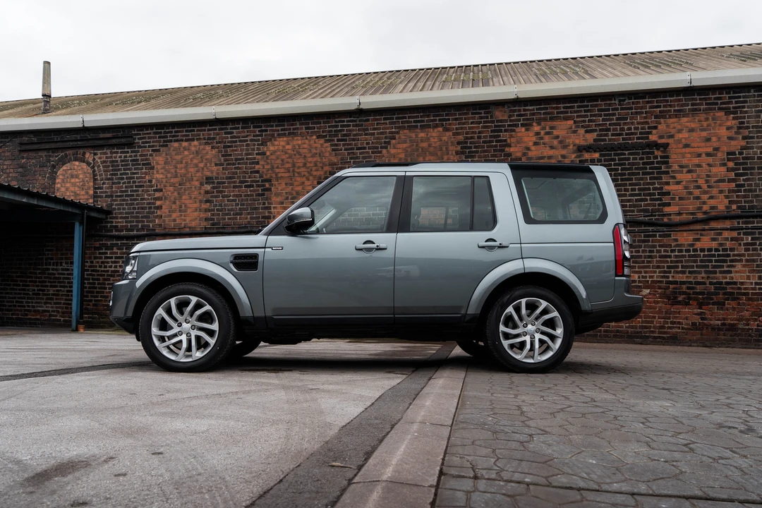 2015 Land Rover Discovery 4th Gen - Image 4 of 31