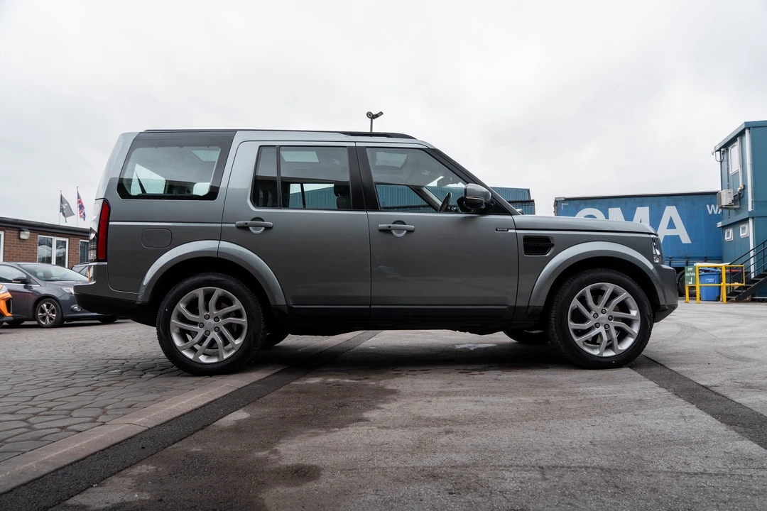 2015 Land Rover Discovery 4th Gen - Image 8 of 31