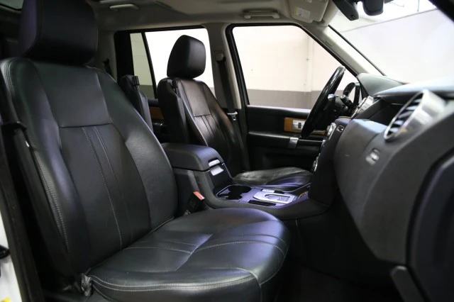 2015 Land Rover Discovery 4th Gen - Image 15 of 21