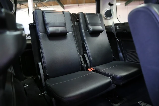 2015 Land Rover Discovery 4th Gen - Image 13 of 21
