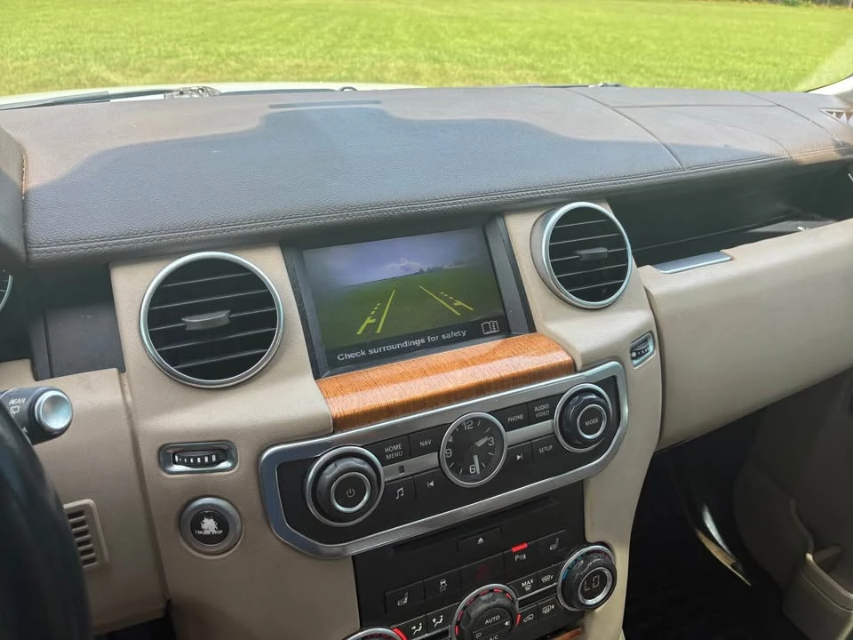2015 Land Rover Discovery 4th Gen - Image 9 of 9
