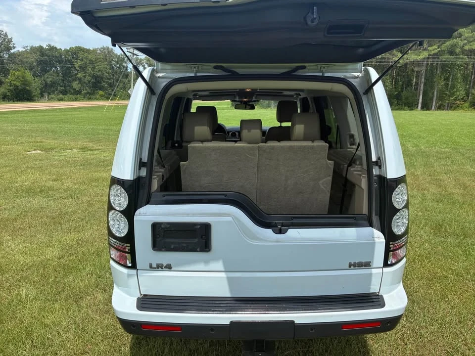 2015 Land Rover Discovery 4th Gen - Image 8 of 9