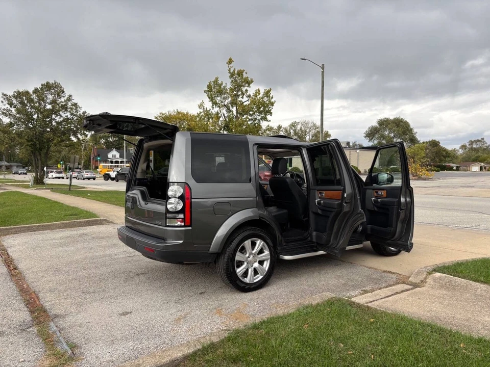 2015 Land Rover Discovery 4th Gen - Image 9 of 21