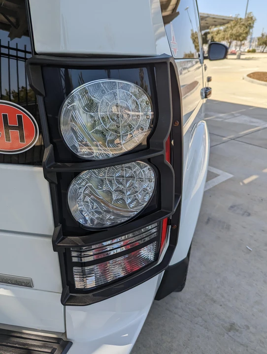 2015 Land Rover Discovery 4th Gen - Image 28 of 31