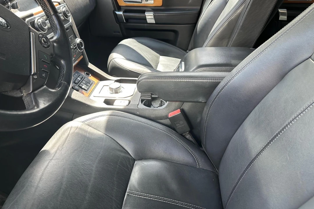 2015 Land Rover Discovery 4th Gen - Image 29 of 31