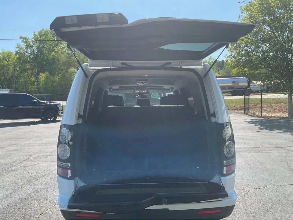 2015 Land Rover Discovery 4th Gen - Image 9 of 15