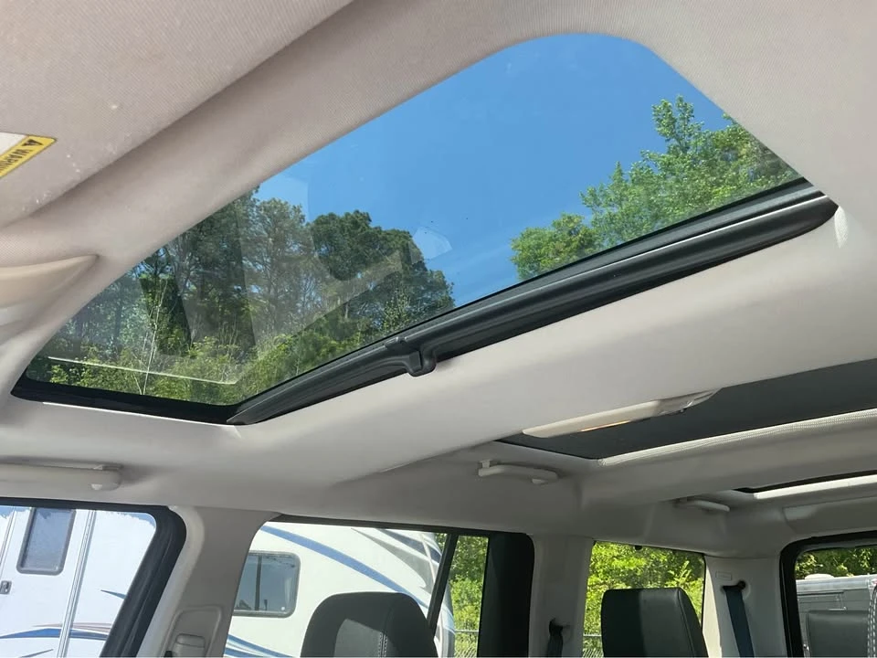 2015 Land Rover Discovery 4th Gen - Image 12 of 15