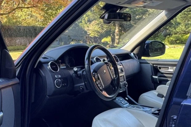 2015 Land Rover Discovery 4th Gen - Image 5 of 8