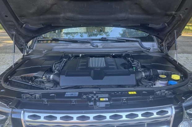2015 Land Rover Discovery 4th Gen - Image 6 of 8