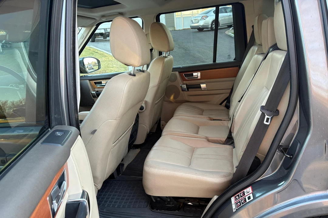 2015 Land Rover Discovery 4th Gen - Image 30 of 31