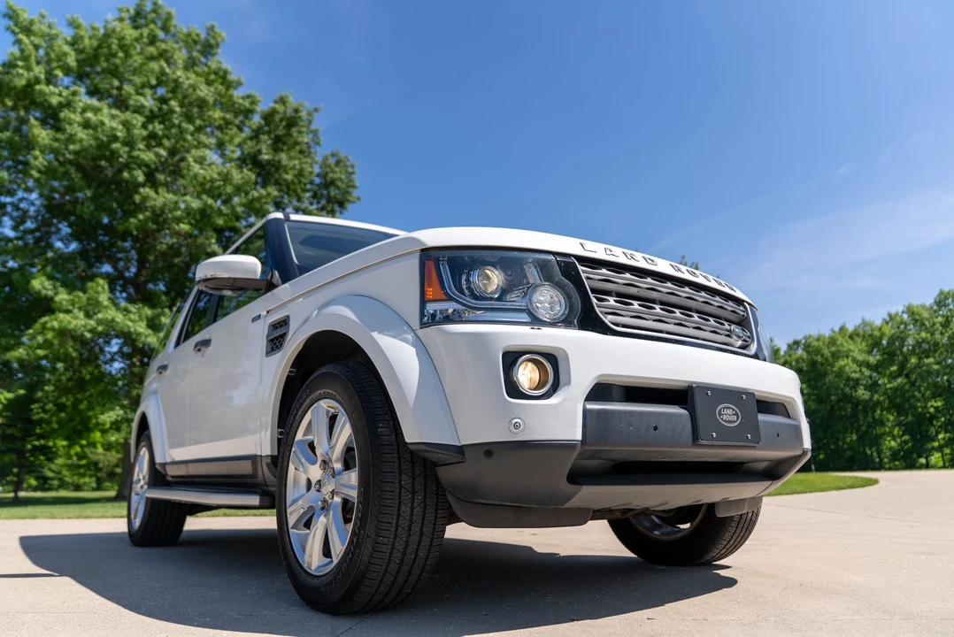 2015 Land Rover Discovery 4th Gen - Image 4 of 31