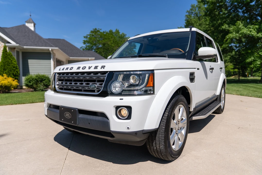 2015 Land Rover Discovery 4th Gen - Image 11 of 31