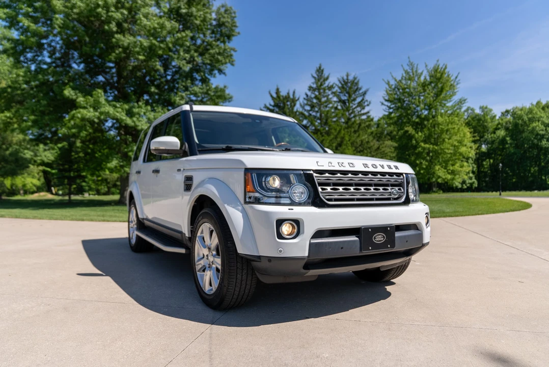 2015 Land Rover Discovery 4th Gen - Image 3 of 31