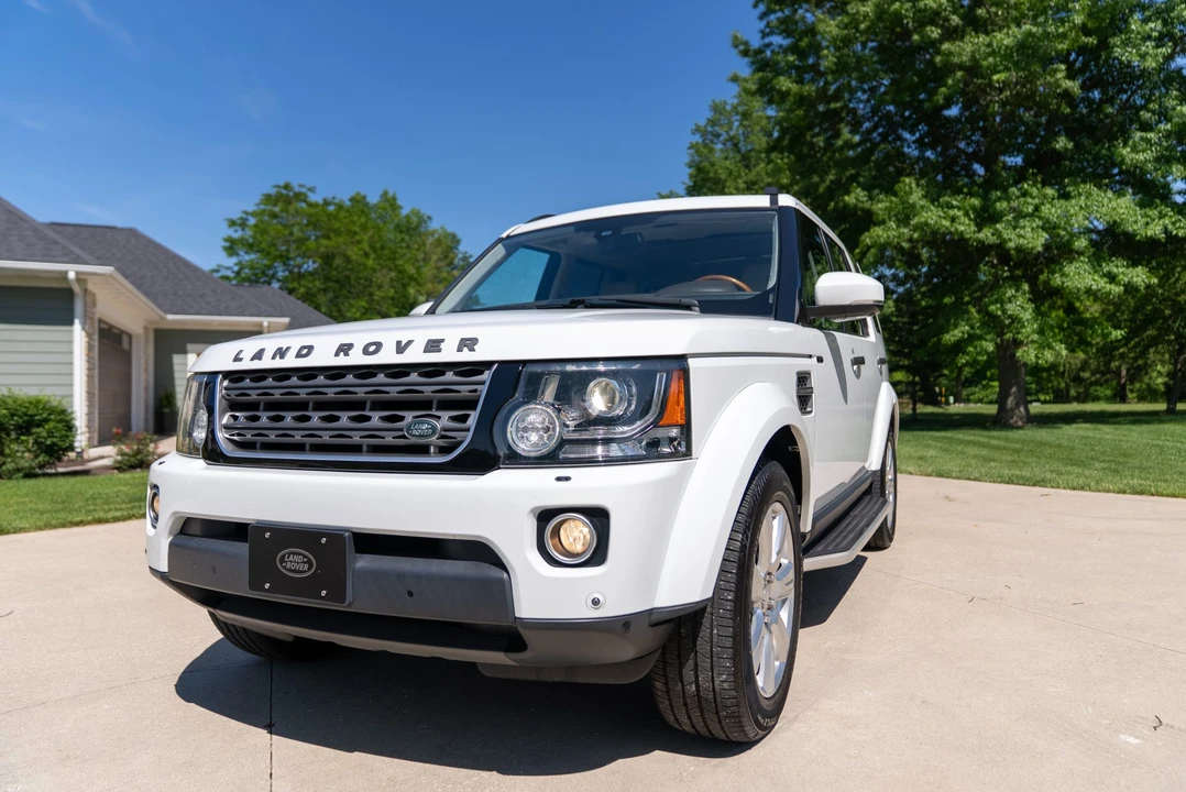 2015 Land Rover Discovery 4th Gen - Image 10 of 31