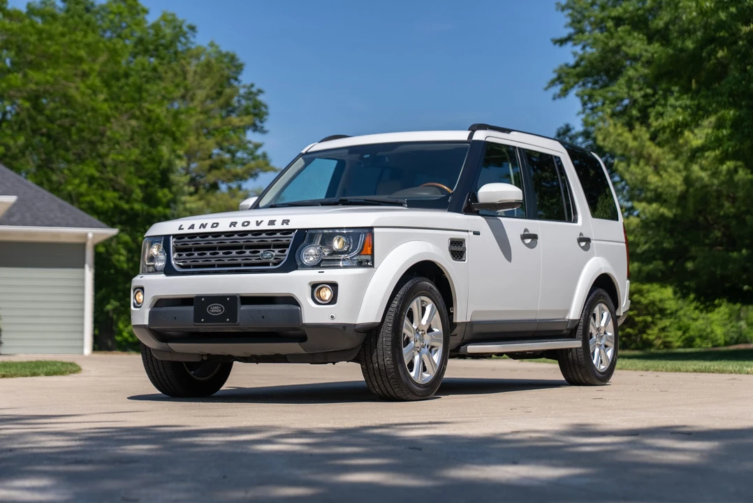 2015 Land Rover Discovery 4th Gen - Image 14 of 31