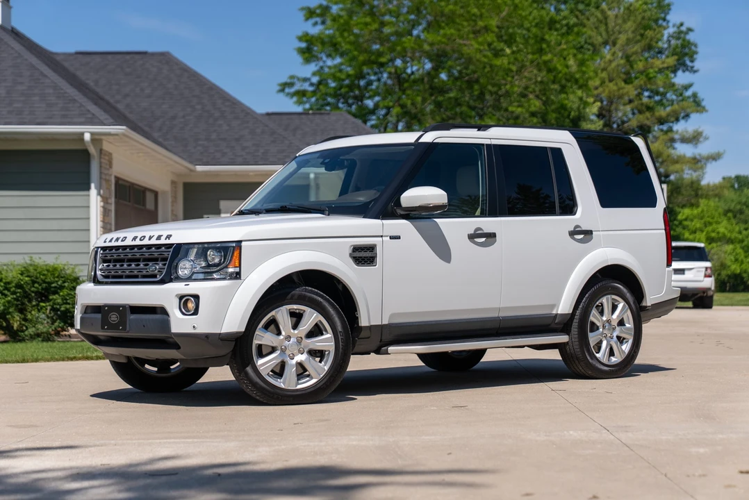 2015 Land Rover Discovery 4th Gen - Image 17 of 31