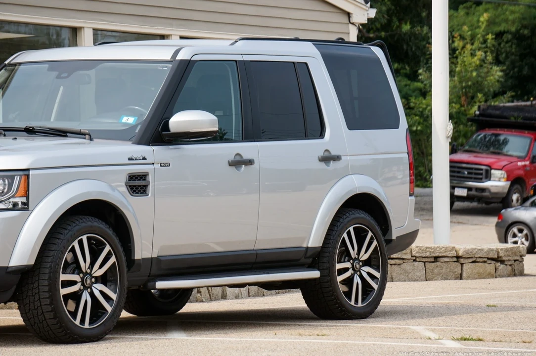 2015 Land Rover Discovery 4th Gen - Image 16 of 21