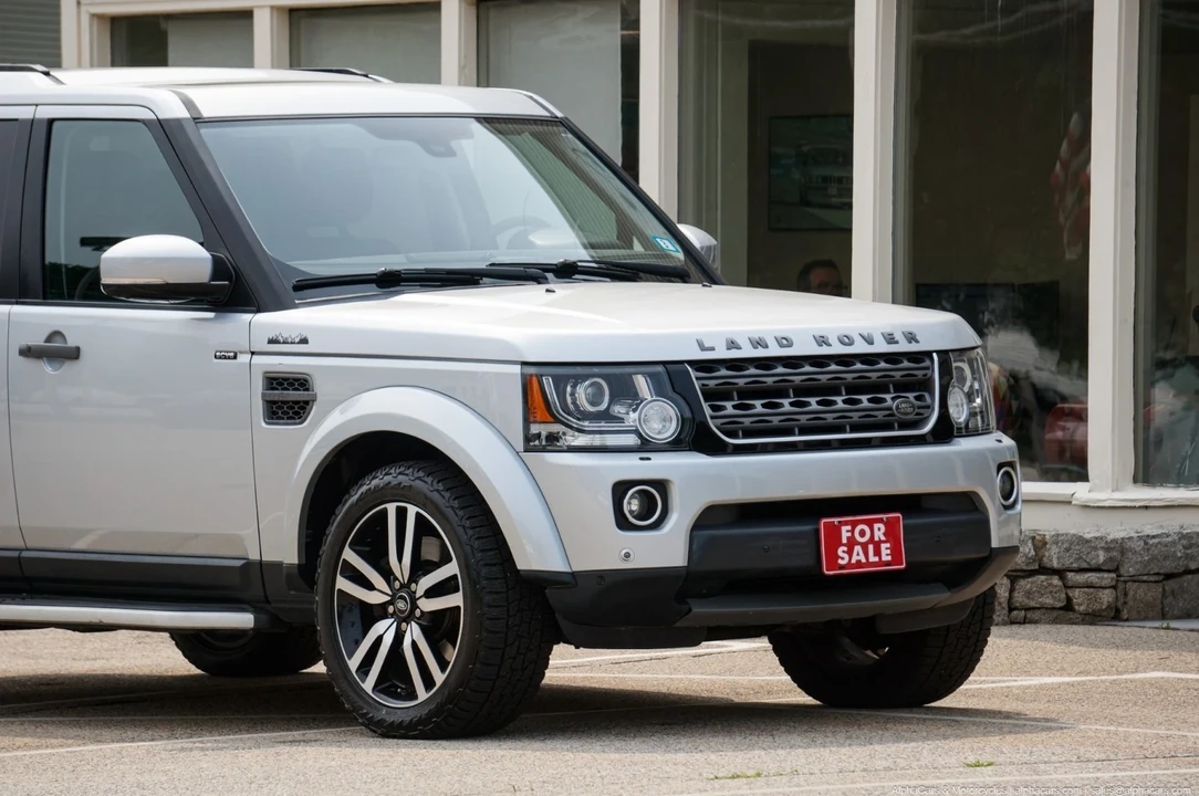 2015 Land Rover Discovery 4th Gen - Image 11 of 21