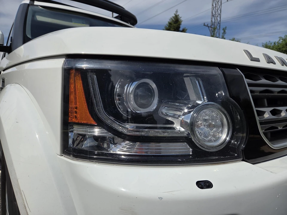2015 Land Rover Discovery 4th Gen - Image 18 of 31