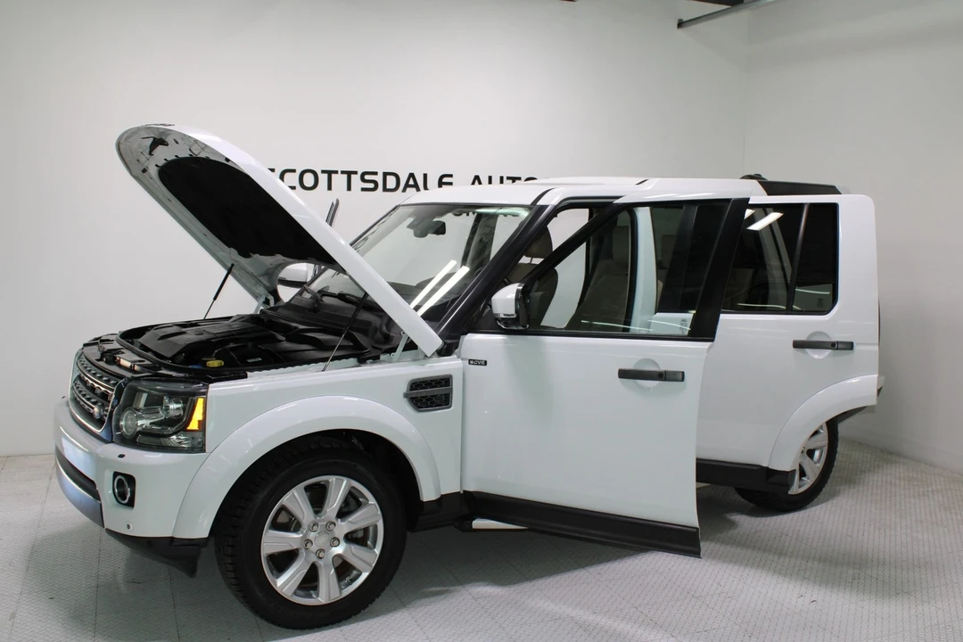 2015 Land Rover Discovery 4th Gen - Image 16 of 21