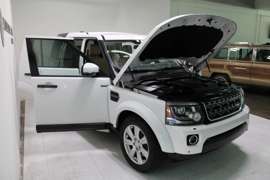 2015 Land Rover Discovery 4th Gen - Image 18 of 21