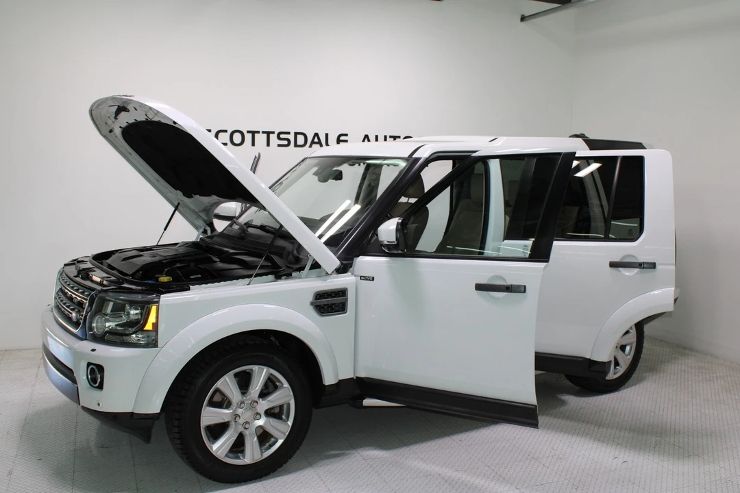 2015 Land Rover Discovery 4th Gen - Image 16 of 21