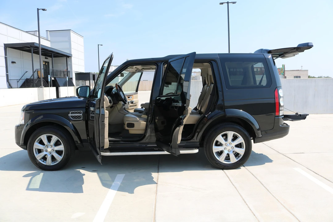 2015 Land Rover Discovery 4th Gen - Image 17 of 21