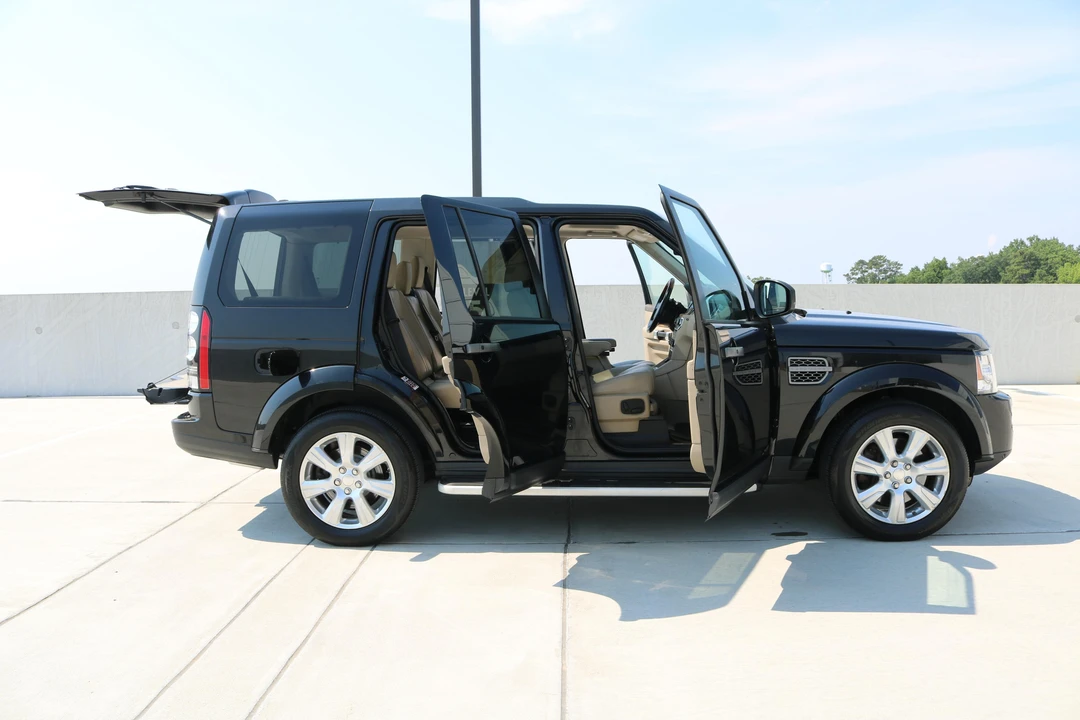 2015 Land Rover Discovery 4th Gen - Image 18 of 21