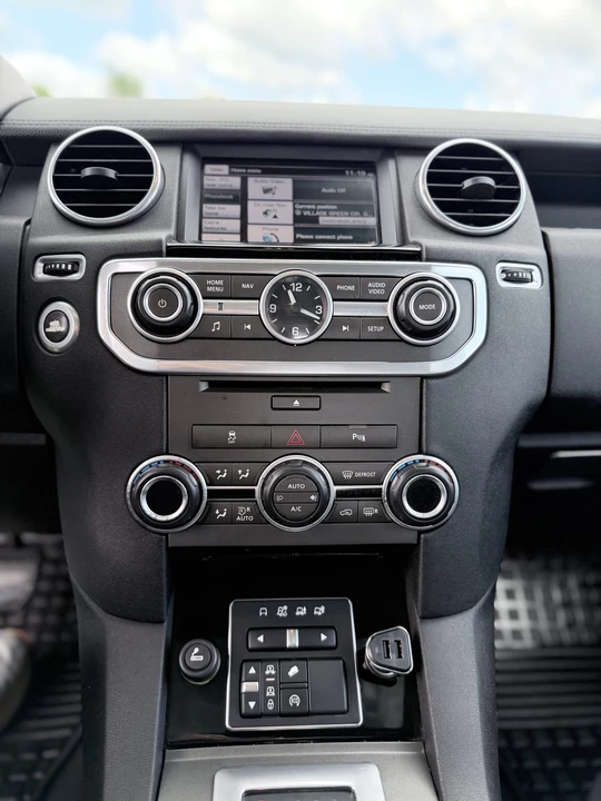2015 Land Rover Discovery 4th Gen - Image 27 of 31