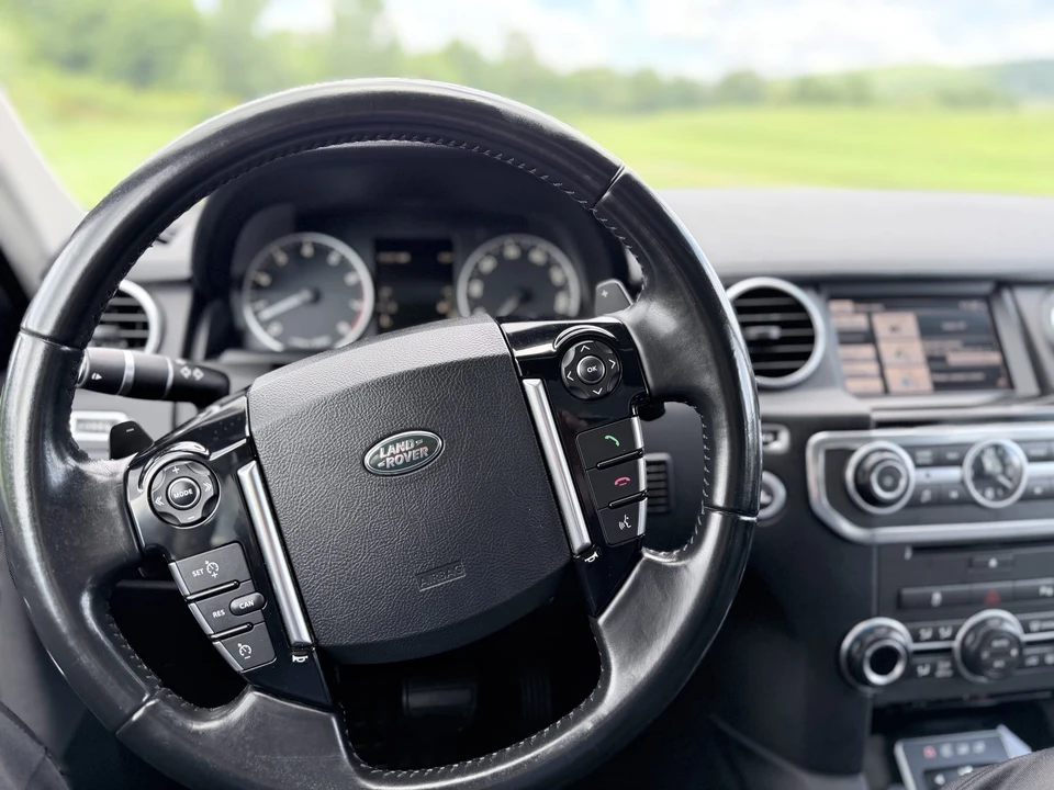 2015 Land Rover Discovery 4th Gen - Image 24 of 31
