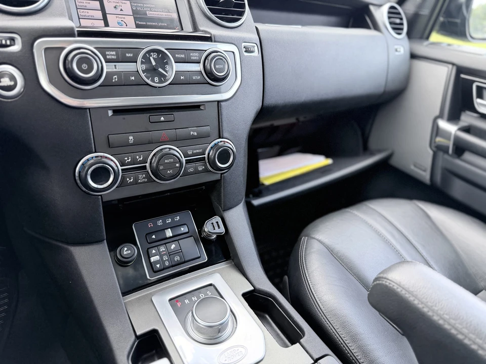 2015 Land Rover Discovery 4th Gen - Image 29 of 31